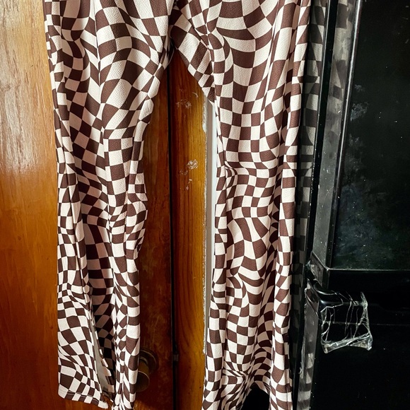 SHEIN Curve bell-bottom brown checkered pants, size ladies 1X, diamond pattern - Picture 8 of 10